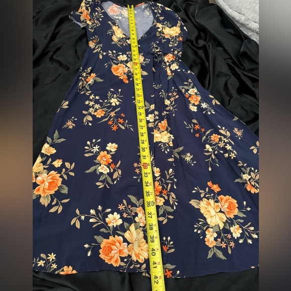 Old navy.‎ Mini wrap dress. Navy/floral. Size: Small - Picture 8 of 8